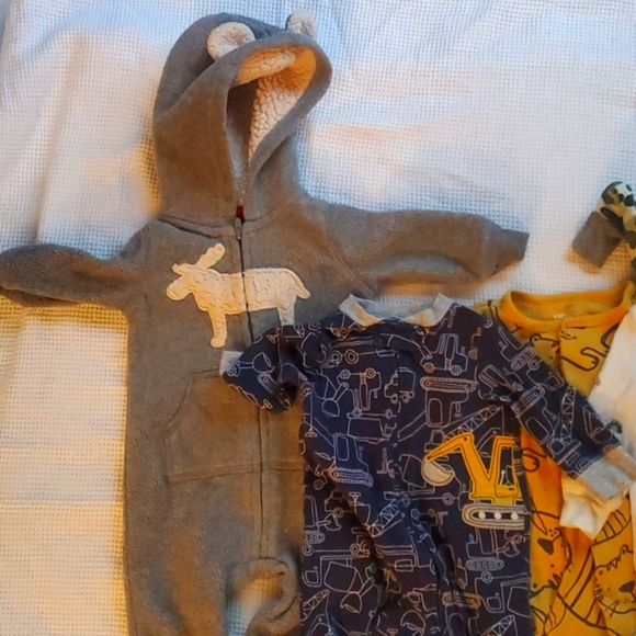 Big bundle lot of baby boys clothing 0-3 months sleeper pjs romper onesies pants - Picture 2 of 7